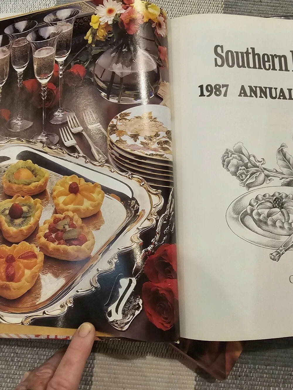 Vintage Southern Living Annual Recipes Cookbooks Set /3. Classics.